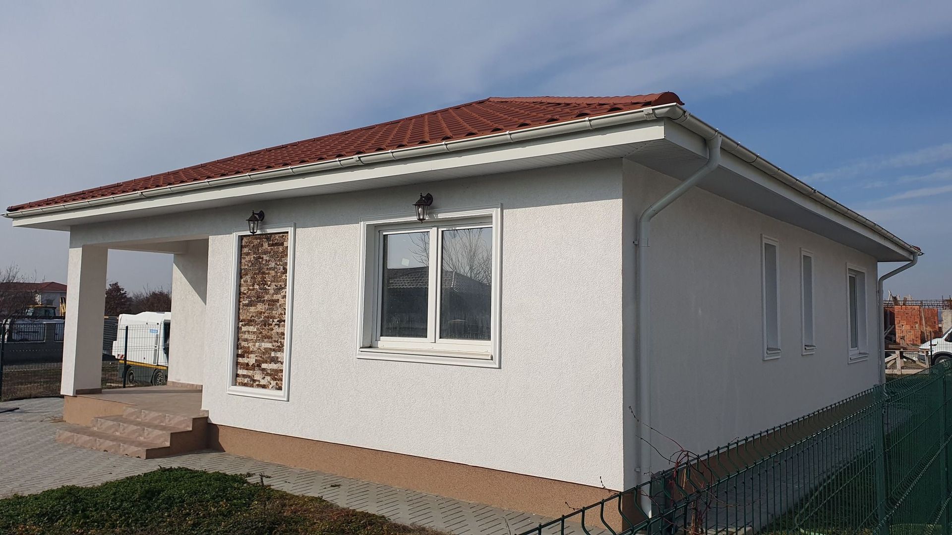 Casa dintre lacuri, Crevedia, cartier nou. - Poză 16