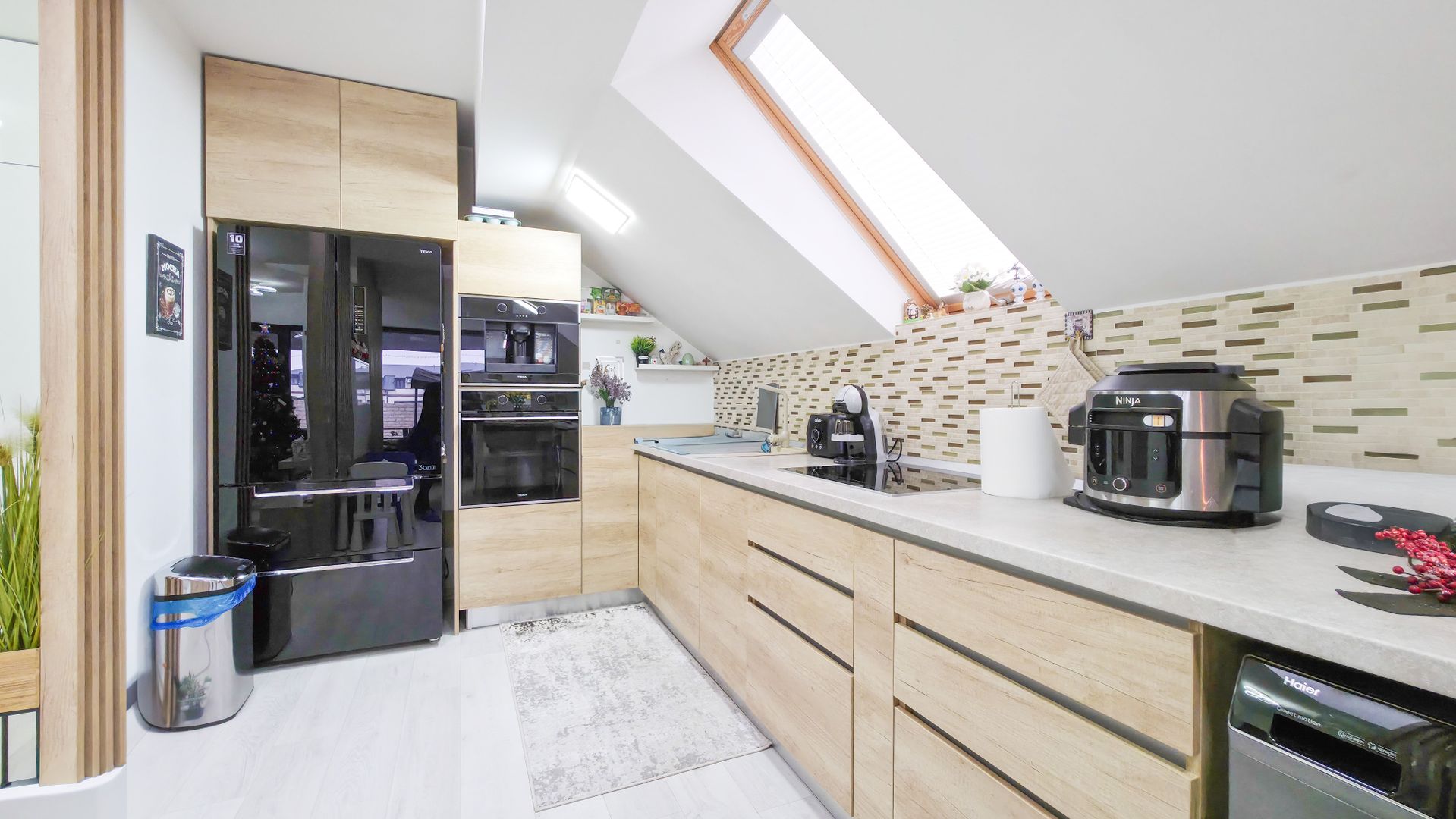 Apartament 3 camere Mobilat & Utila Loc parcare Drumul Valea Doftanei - Poză 11