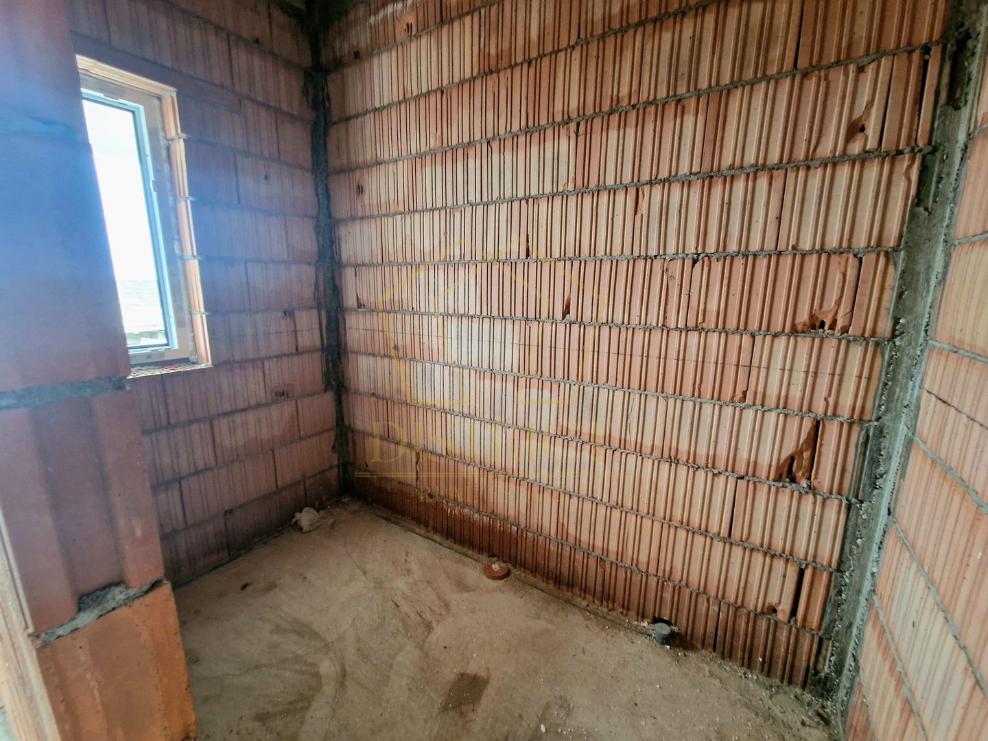 Duplex la rosu cu 3 camere | Mosnita Veche | Padurea Bistrei - Poză 7