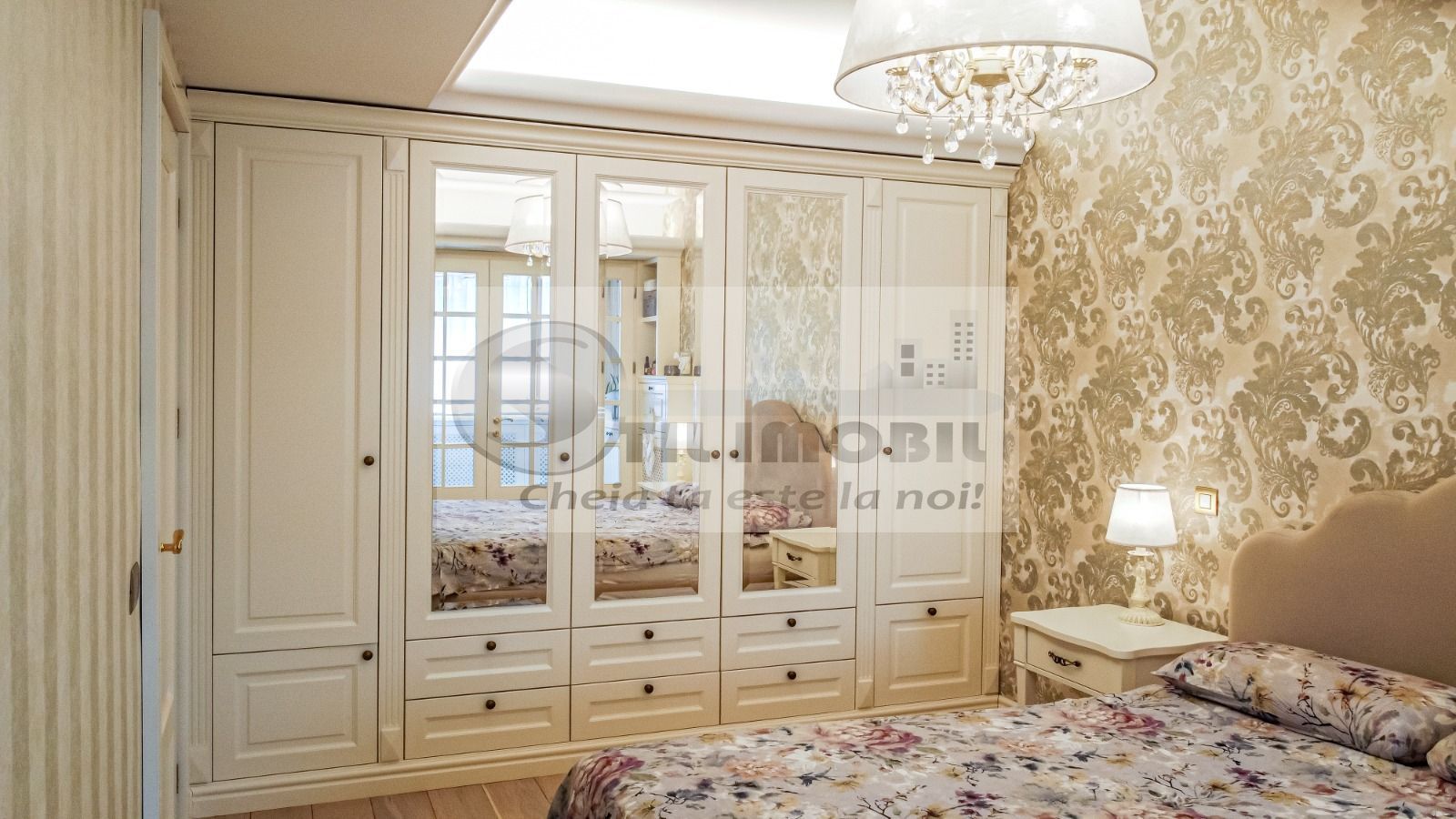 Apartament 3 camere, decomandat, mobilat-zona Ciric 180000 euro - Poză 1