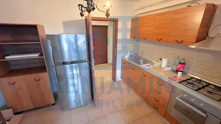 Apartament 3 camere decomandat etaj 1 an 2009 centrala - Poză 3