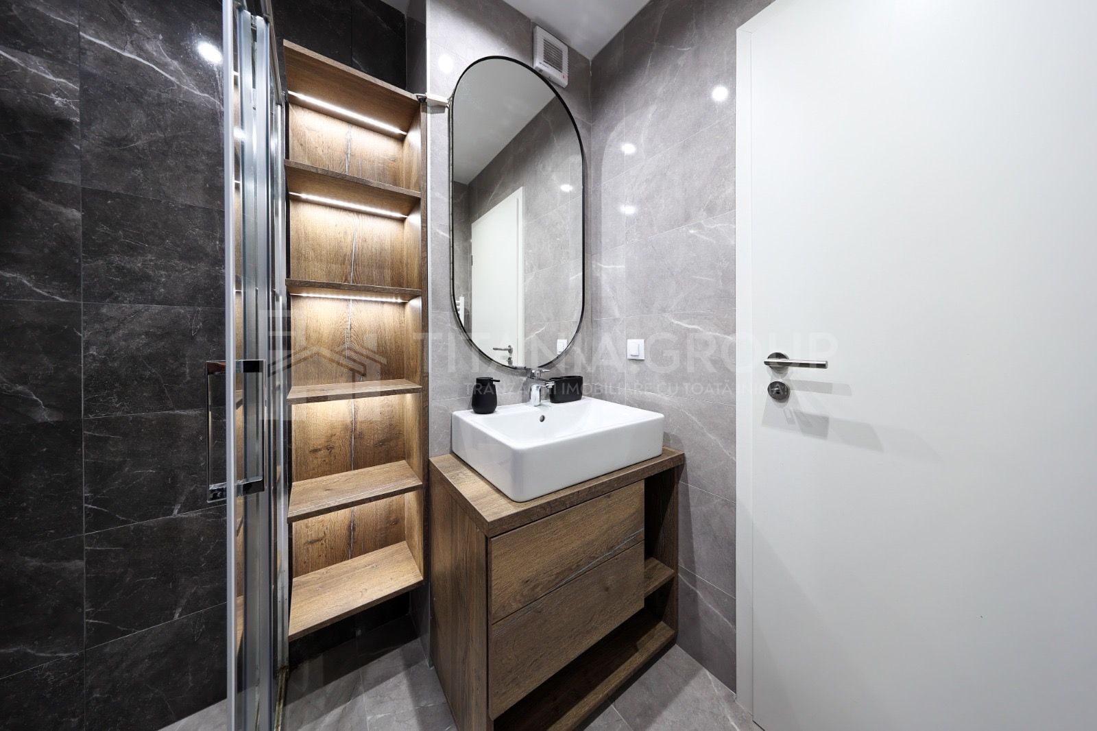 Apartament cu 3 camere, 2 bai, mobilat lux - zona Coresi - Poză 14