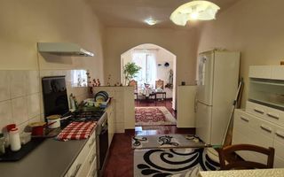 Casa 4 camere si 450 mp teren ultracentral - Poză 8
