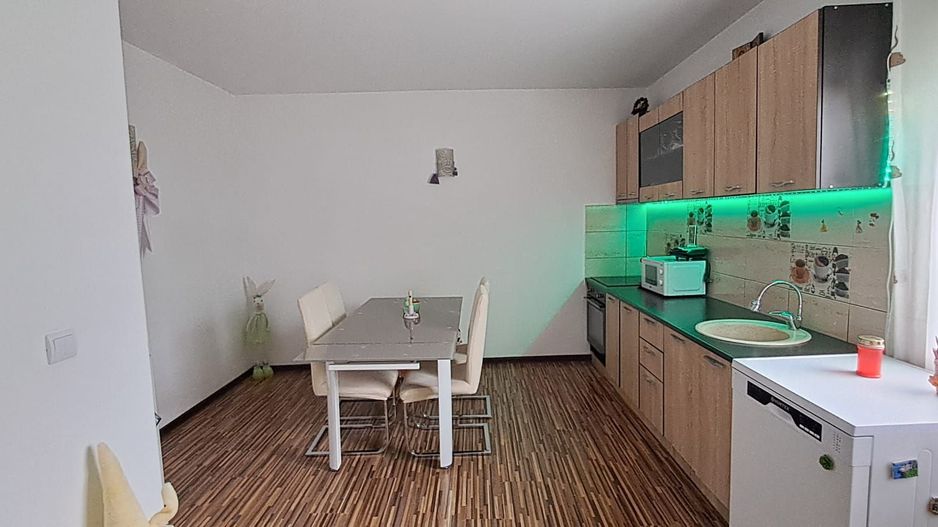 Floresti - Stoenesti, Jud. Giurgiu, vila + garaj + beci, teren 1400 mp - Poză 7