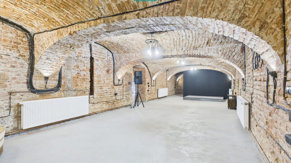 Eleganță subterană - pivniță exclusivistă Arad - Poză 42