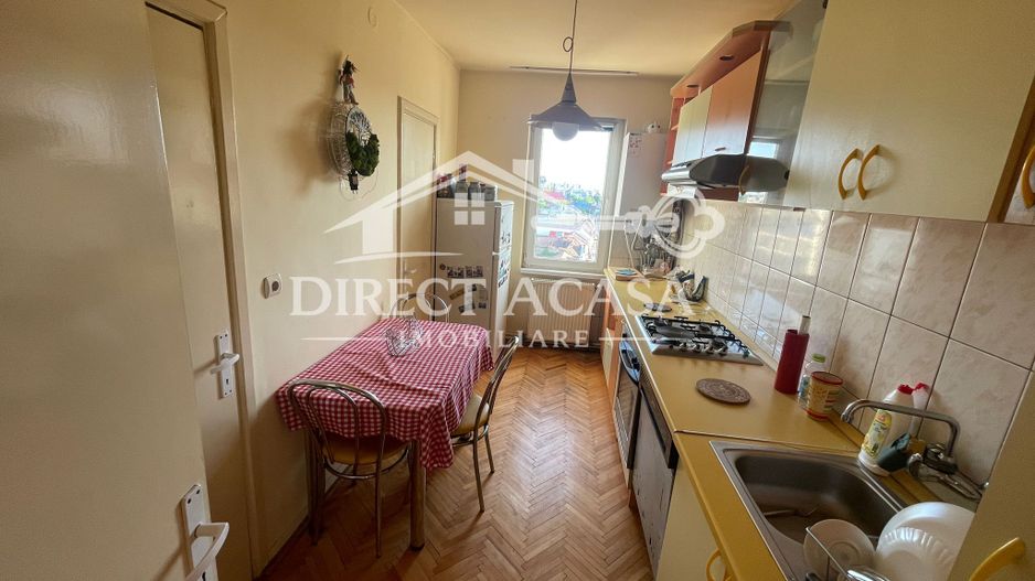 Apartament cu 4 camere de inchiriat-Str Republici-Zona 7 Noiembrie - Poză 5