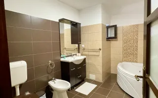 Casa de inchiriat pe str.Voronet - Poză 15