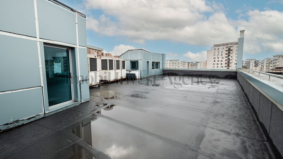 Cladire de birouri Vitan pretabilă pentru diverse afaceri. - Poză 17