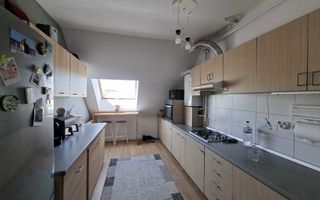 Apartament spațios pe 2 niveluri, complet mobilat și utilat. - Poză 1