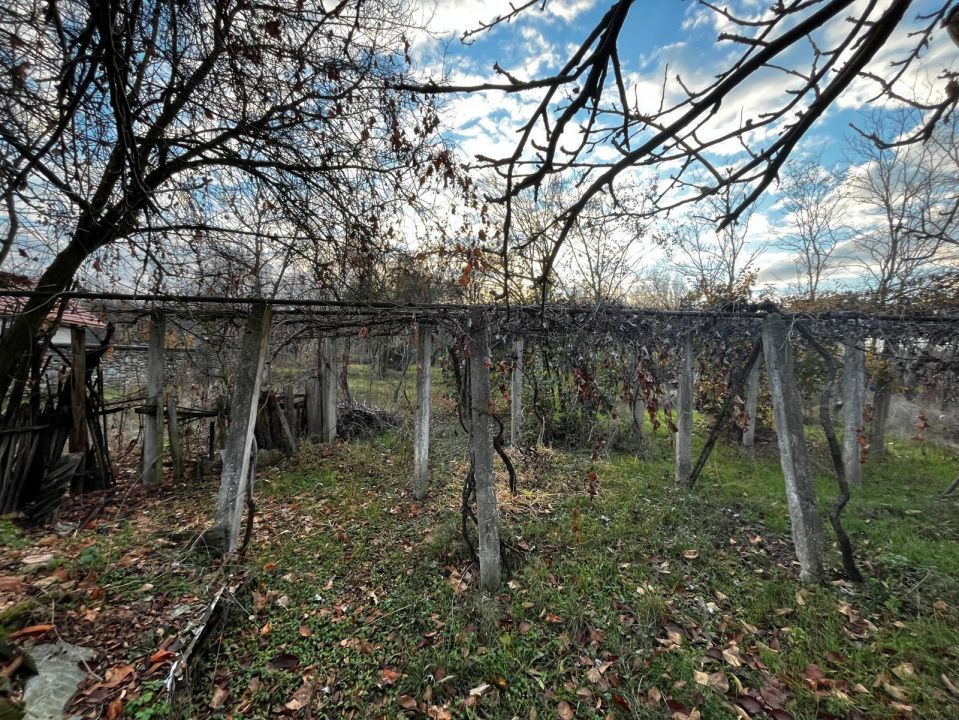 Casă + teren generos de vânzare în Strâmba Jiu - Poză 10