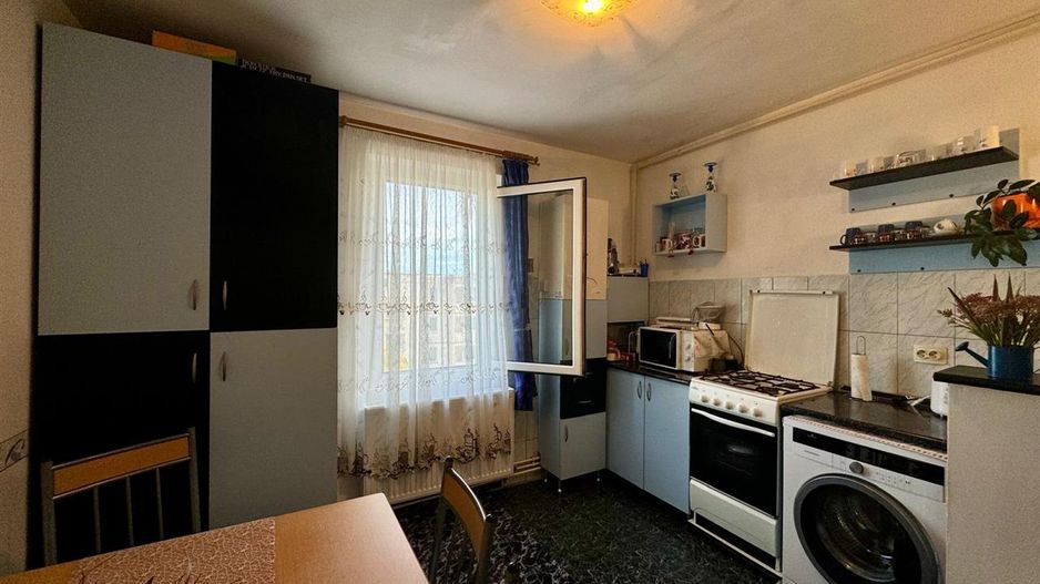 Decomandat, 2 bai, balcon, pivnita, Ungheni, Mures - Poză 2