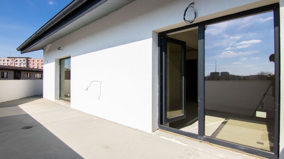4 Camere/ Crangasi/ 210mp/ Terasa Panoramica/ Finisat Complet/ Parcare Inclusa - Poză 11