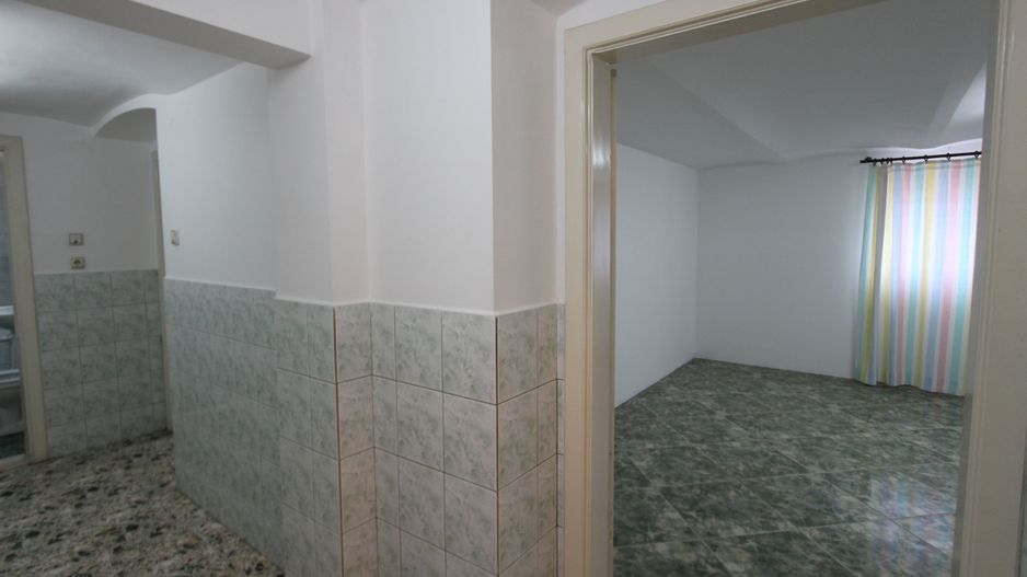 Casă - 5 camere de închiriat în zona Bogdanestilor - Poză 10