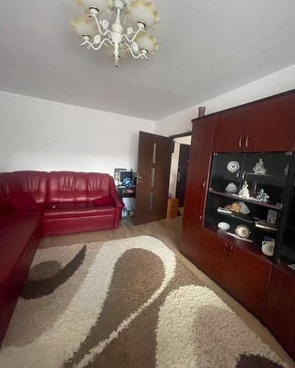 BRASADAS vinde ap 2 cam etaj 1/4 Carpati 2. - Poză 2