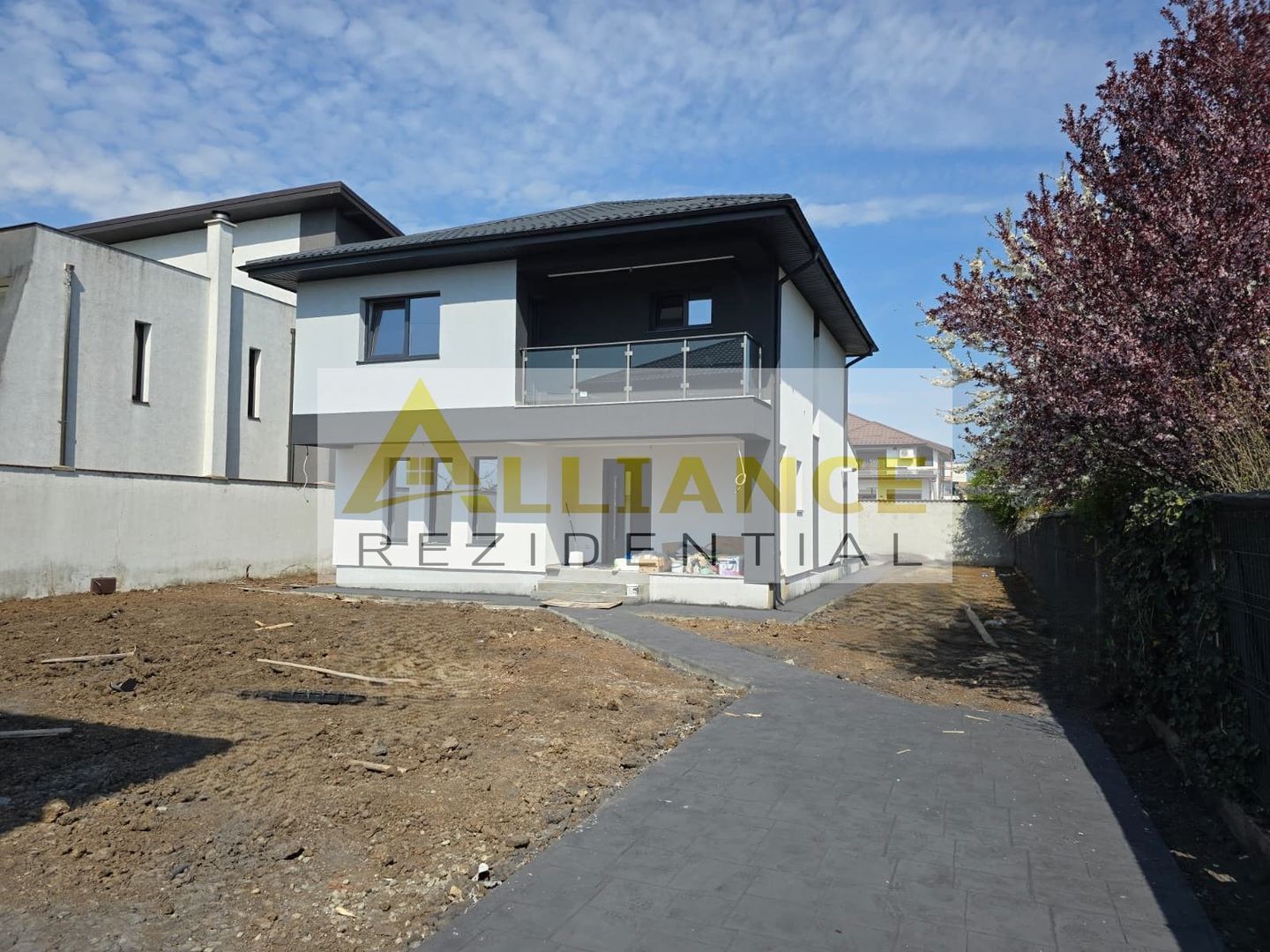 Vila 5 Camere | La 100 m de Blv. - Poză 1