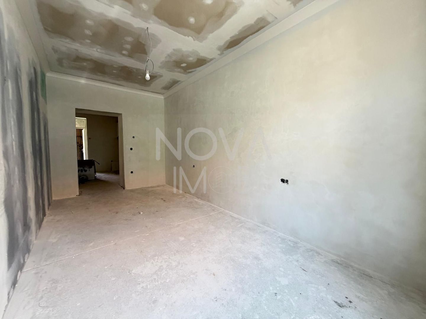 Apartament 3 camere de vanzare, Targul Vinului - Poză 1