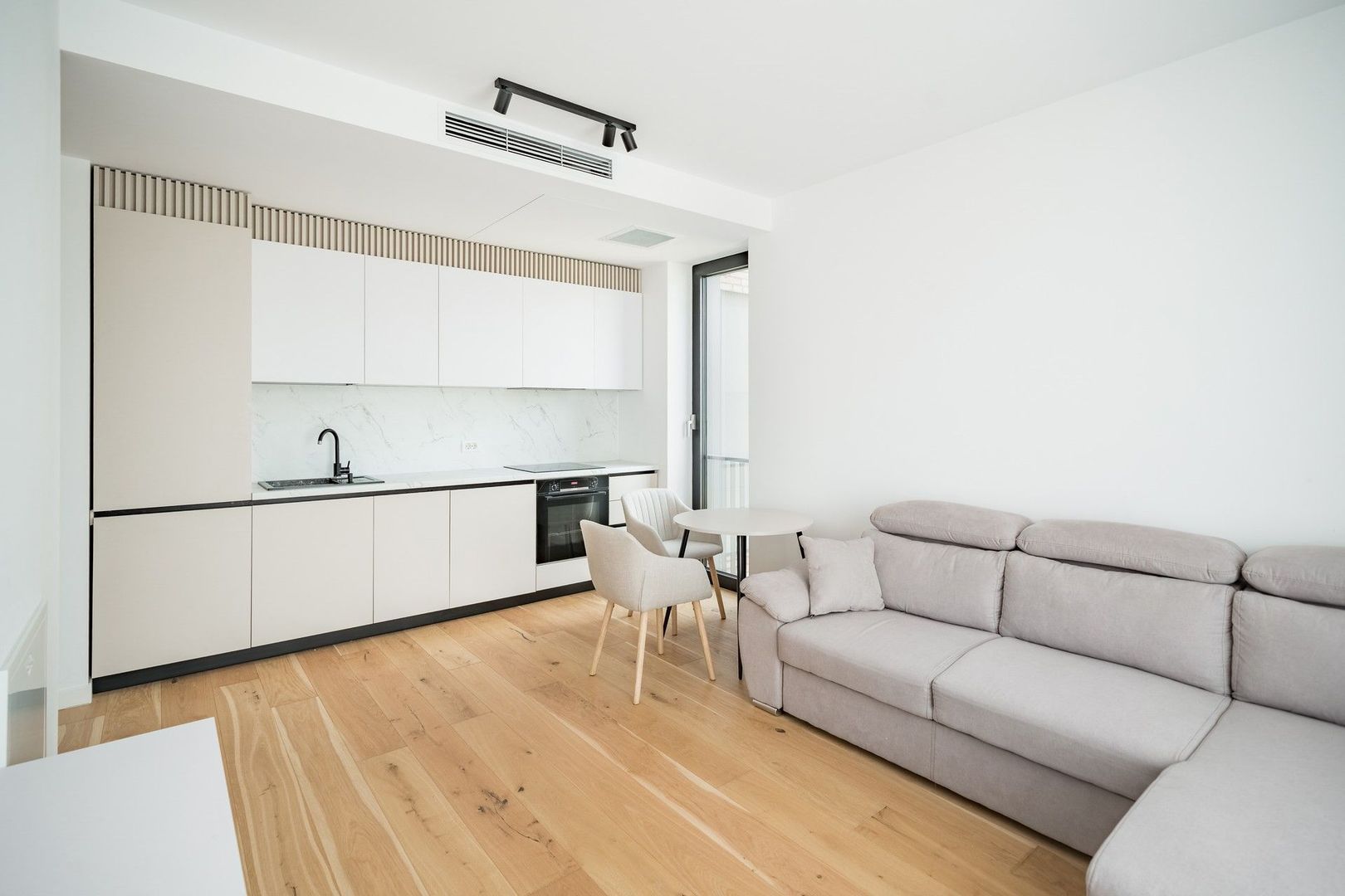 Apartament cu 2 camere in Amber Forest - Poză 2