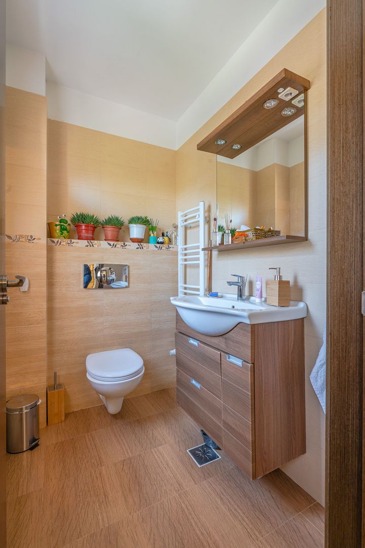 Casa Sacele amplasata in vecinatatea padurii cu pompa de caldura - Poză 12