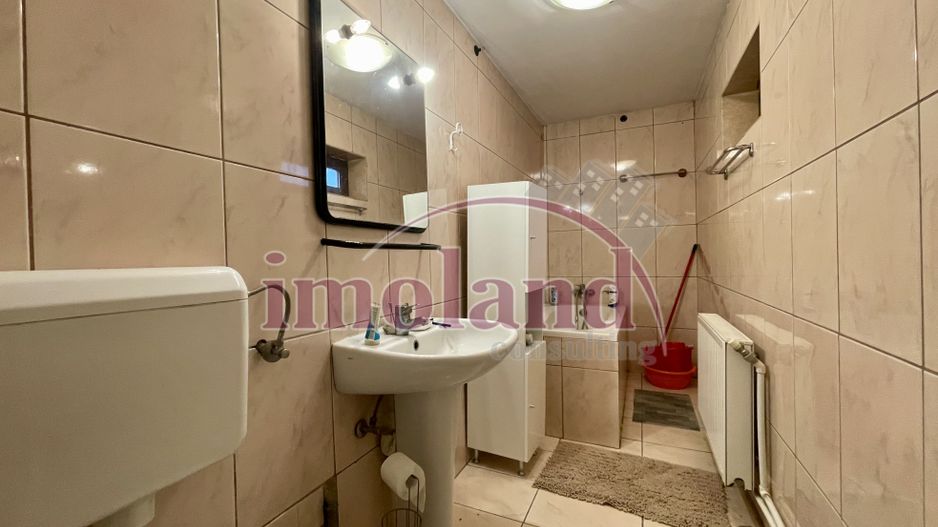 Casă parter 123 mp, complet renovată, curte generoasă, teren 400 mp - Giulesti - Poză 28