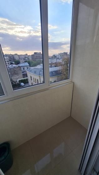 Garsonieră spațioasă de închiriat, Universitate, mobilat lux, centrală proprie - Poză 7