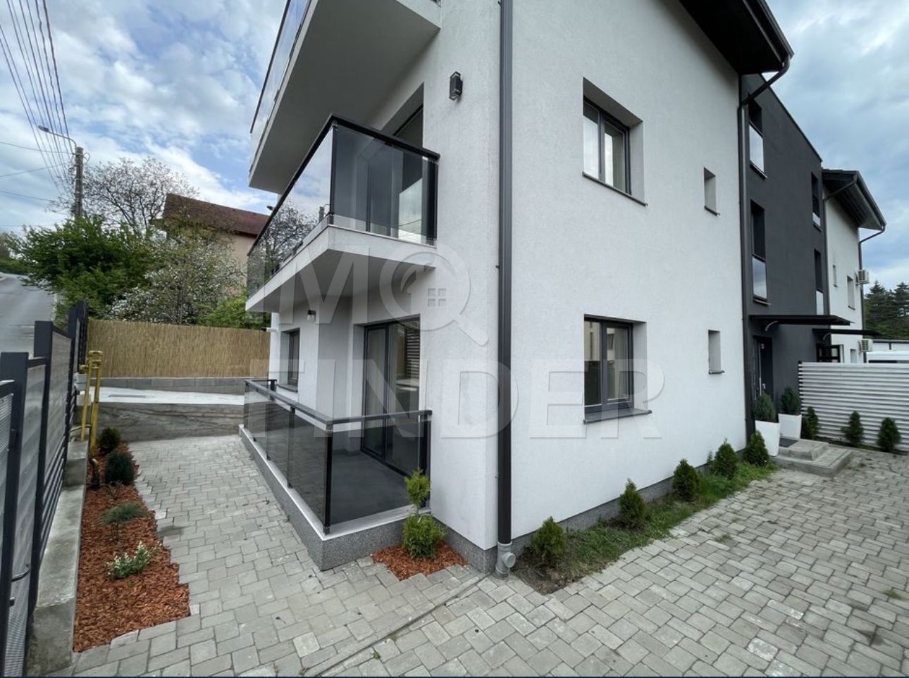 Vanzare 3 camere bloc tip vila, Grigorescu, 2 parcari - Poză 1