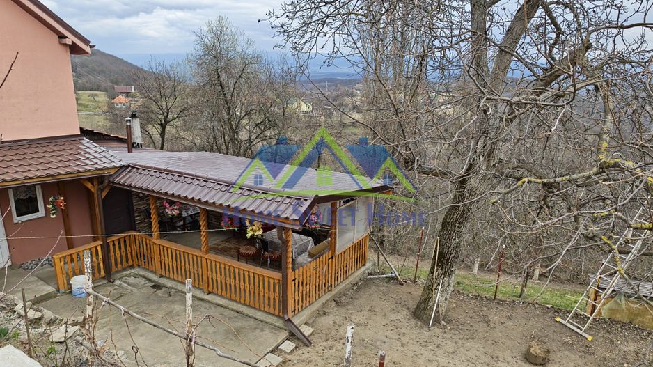 Casa de vanzare in Ghelari – liniste, natura si spatiu generos! Schimb - Poză 2