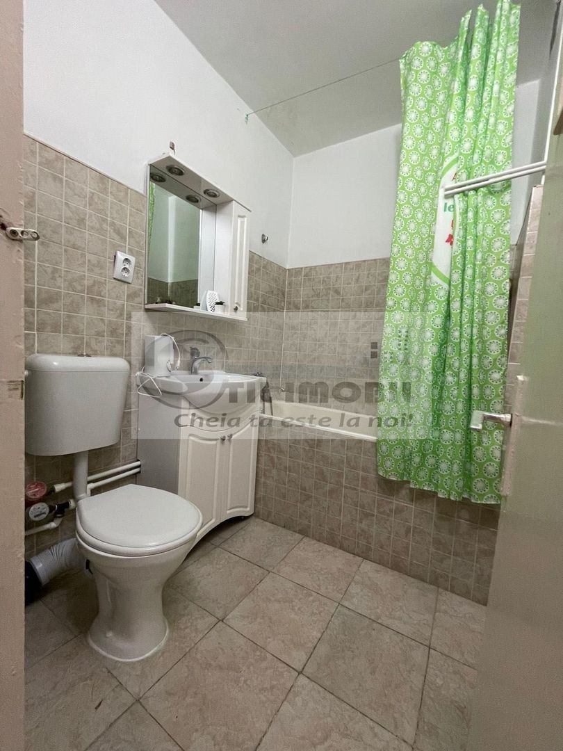 Apartament cu 3 camere, decomandat la etajul 2, in Tatarasi ! - Poză 5