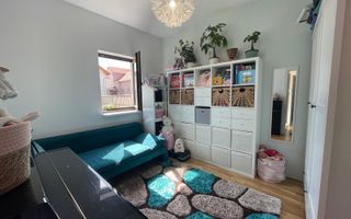 Duplex elegant cu 5 camere, 2 bai, curte in Cristian - Poză 31