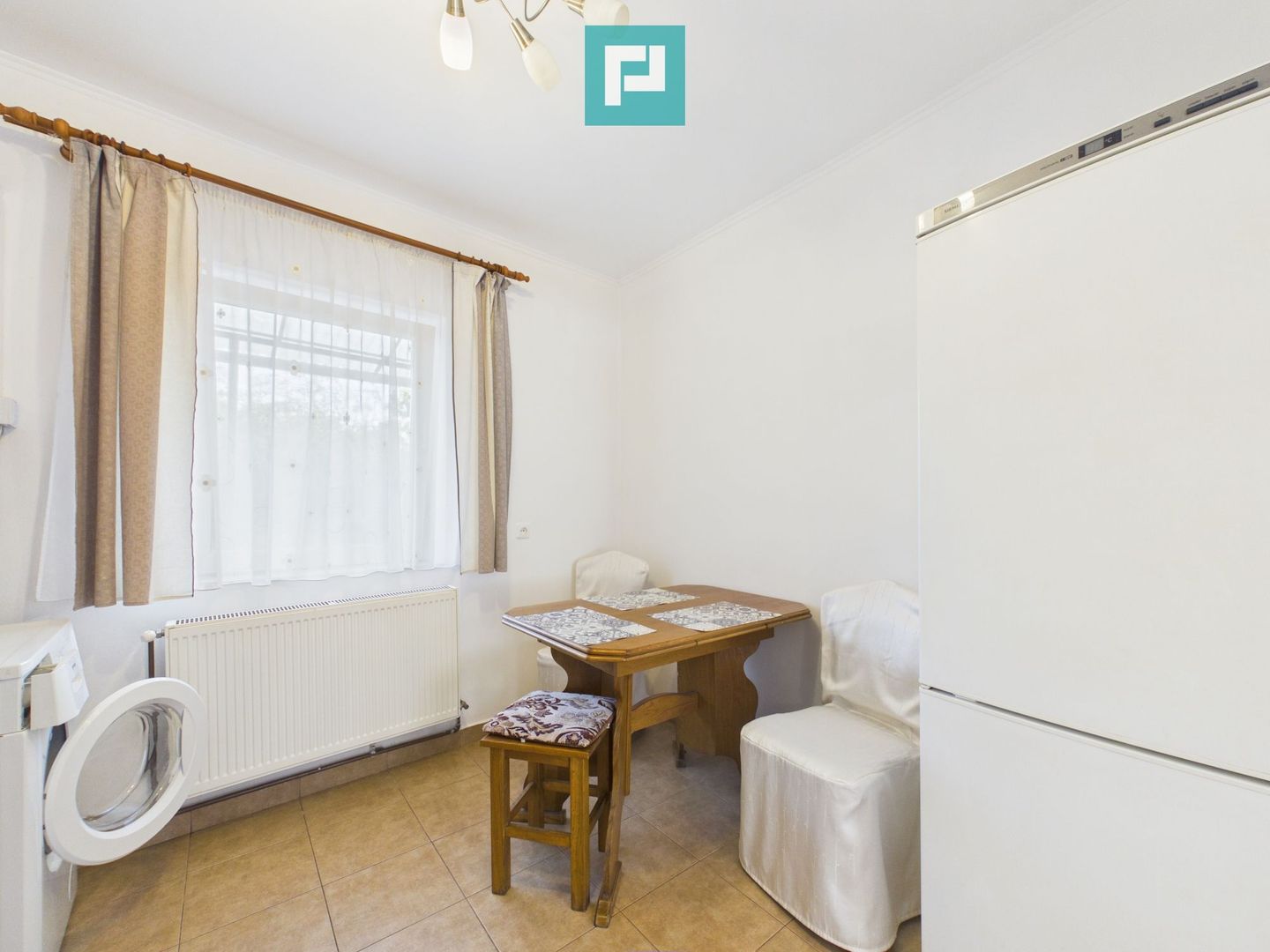 Casă cu 2 apartamente în Grădiște - Poză 18