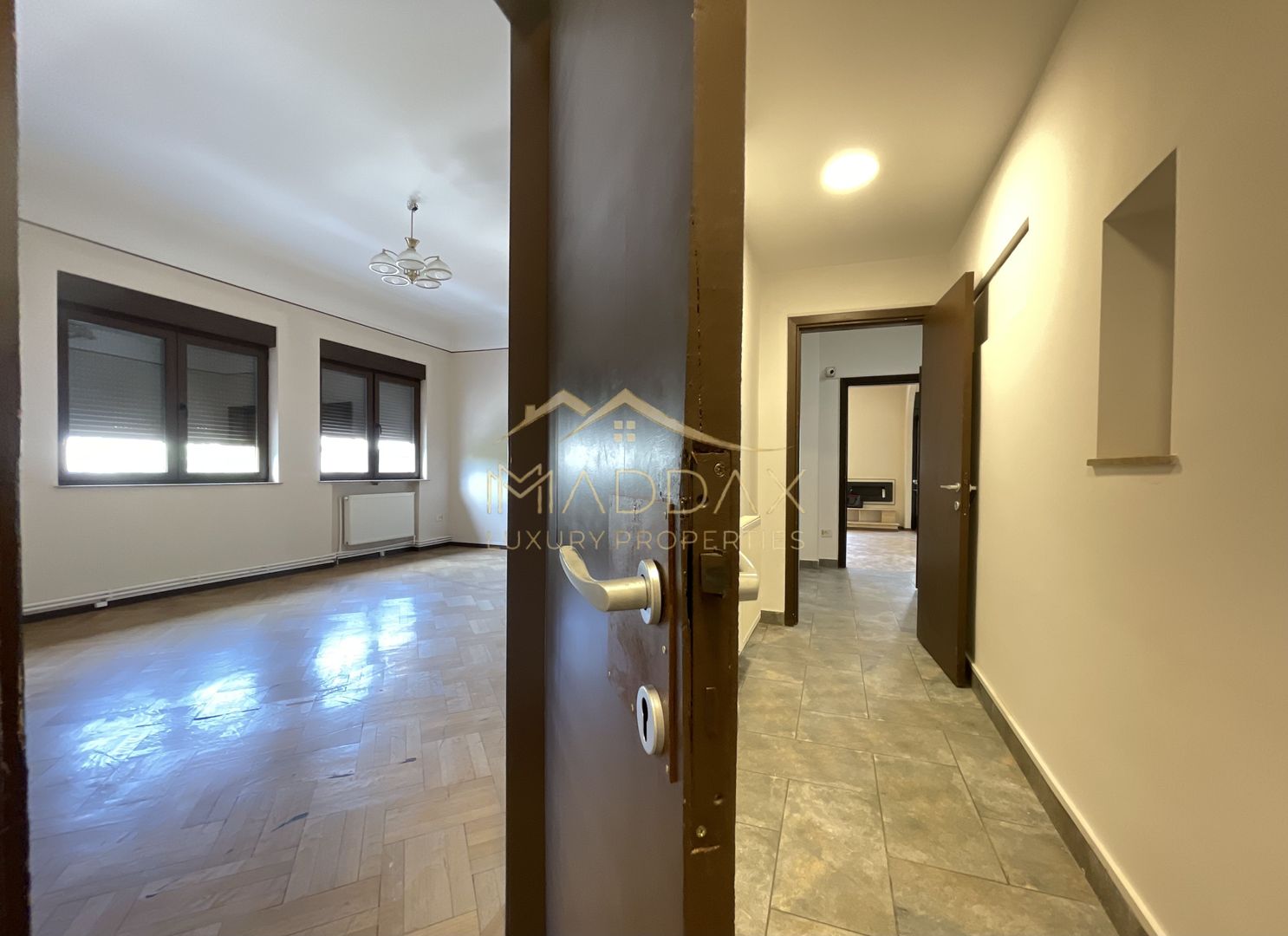 Resedinta interbelica premium **5 camere**252 MP***//Lascar Catargiu - Poză 5