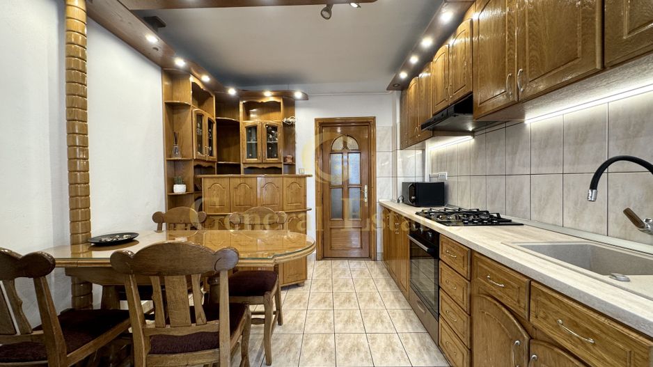 Spre Vânzare apartament cu 3 camere, în Centru, Păcurari - Poză 5