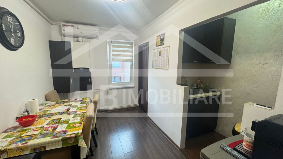 Apartament cu 3 camere, 70 mp, decomandat, garaj, Zona Fortuna - Poză 8