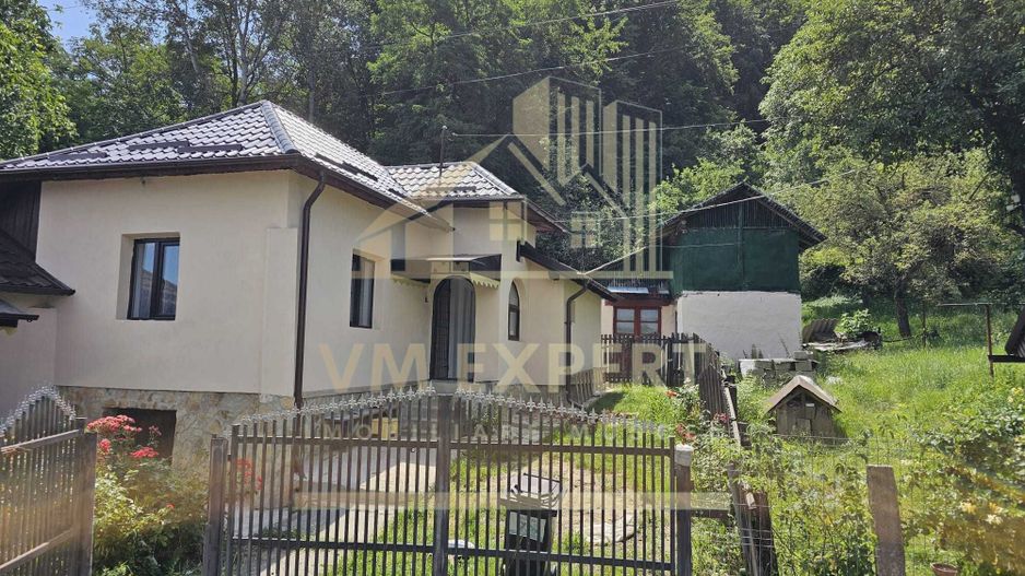 Casa de vanzare zona pitoreasca - Poză 1