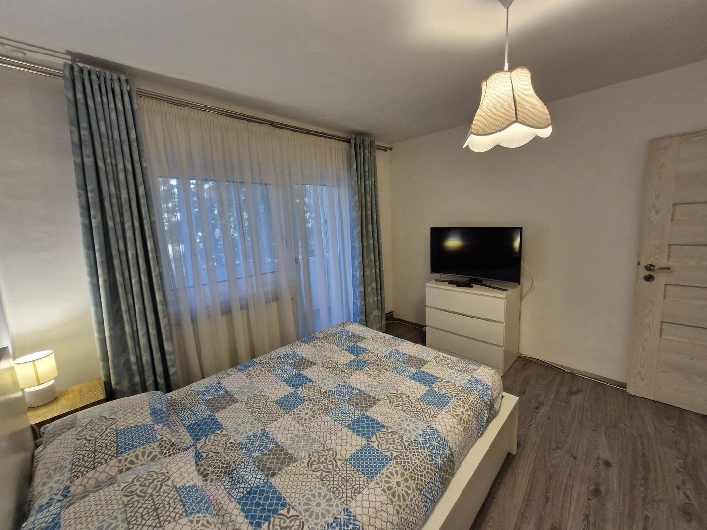 Apartament 3 camere  renovat in zona Lipovei - Poză 12