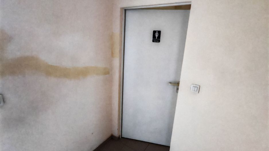 Birouri spatioase in cladire de birouri - Poză 7