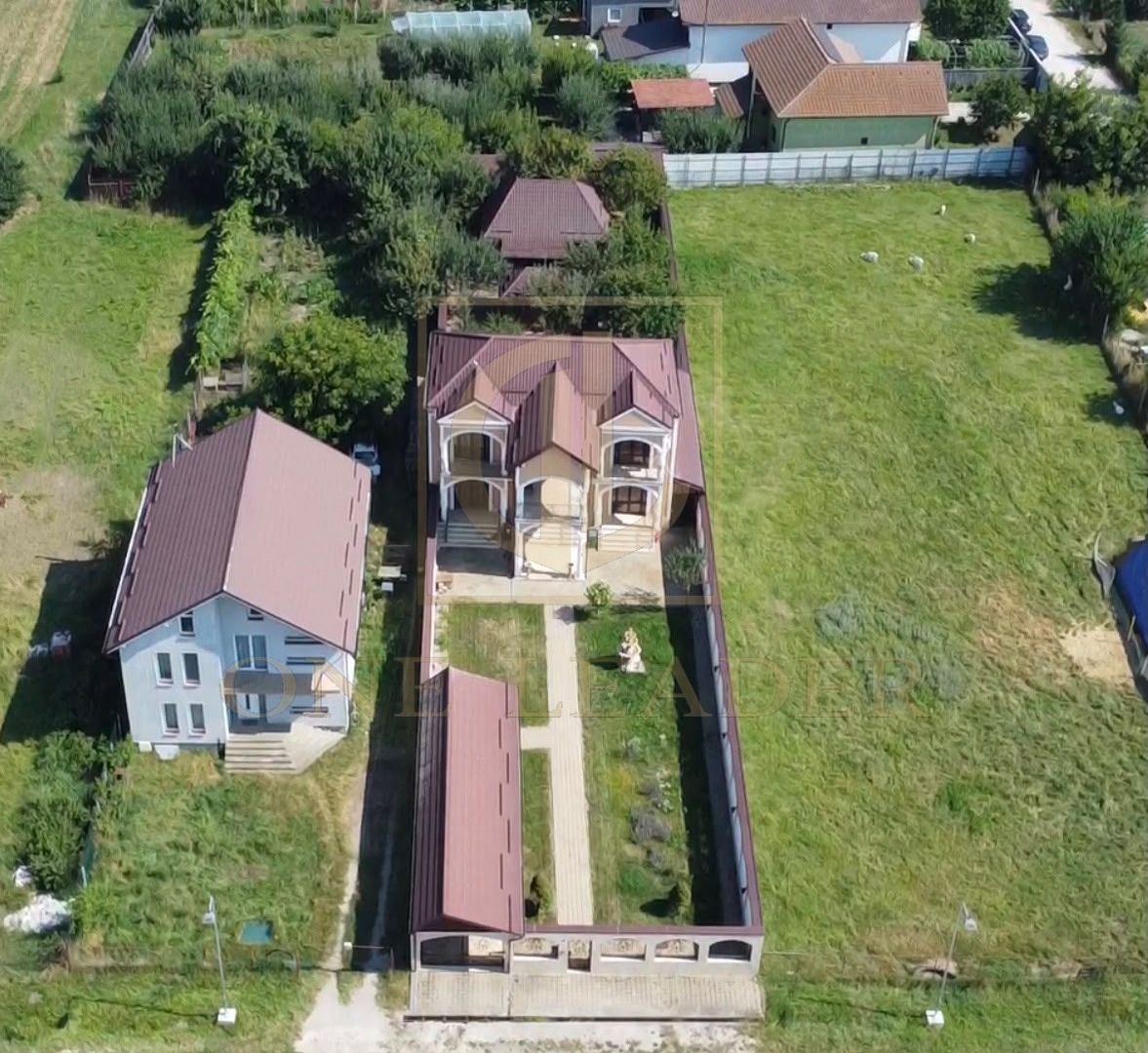 Casă Exclusivistă în Stil Baroc | 330 mp | Teren 1.200 mp - Poză 2