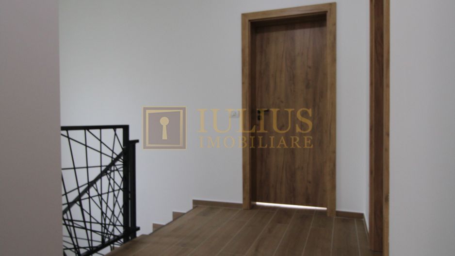 Casa zona Lunei, 5 camere + 3 bai, centrala proprie, rezidential sau birouri ! - Poză 30