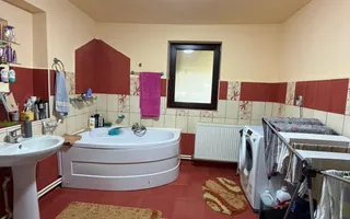Casă spațioasă P+1 - 5 camere - teren 10 ari - Poză 16