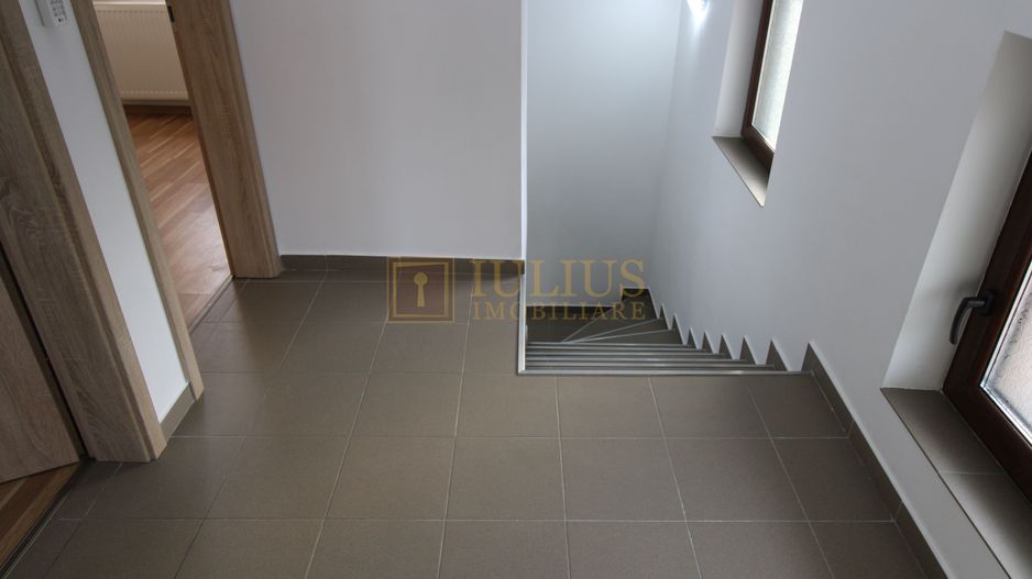 2 dormitoare, 80 mp utili, gradina si curte proprie de 300mp. - Poză 6