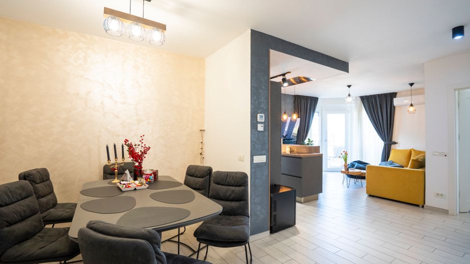 Apartment 3 camere, lux , zona Universității - Poză 2