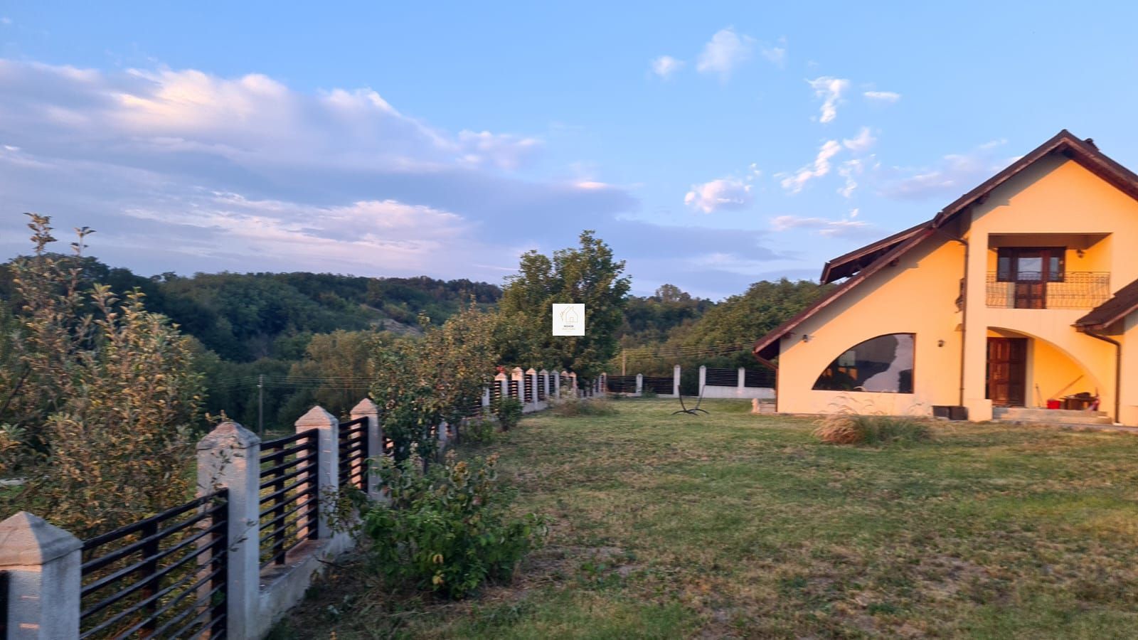 Refugiu la munte - casă cu 3070 mp teren și vedere spre Vârful Rânca - Poză 2