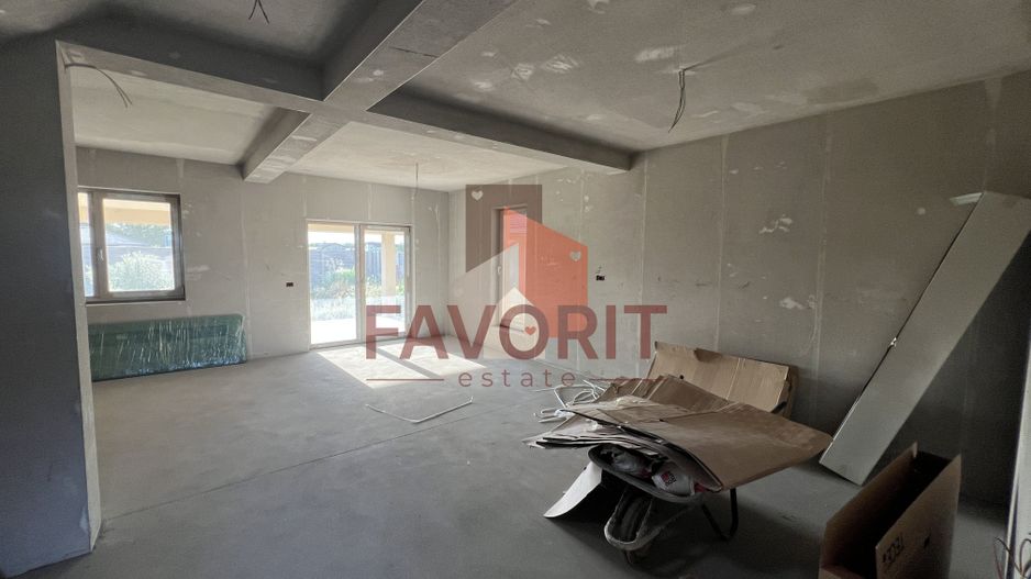 Duplex 5 camere despartit prin garaj | Giroc - Poză 4
