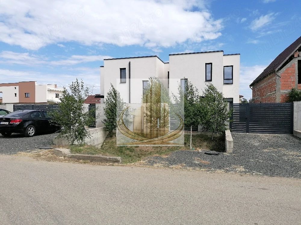 Casa aproape de scoala, gradinita, liceu, 4 camere, asfalt, toate utilitatile - Poză 5
