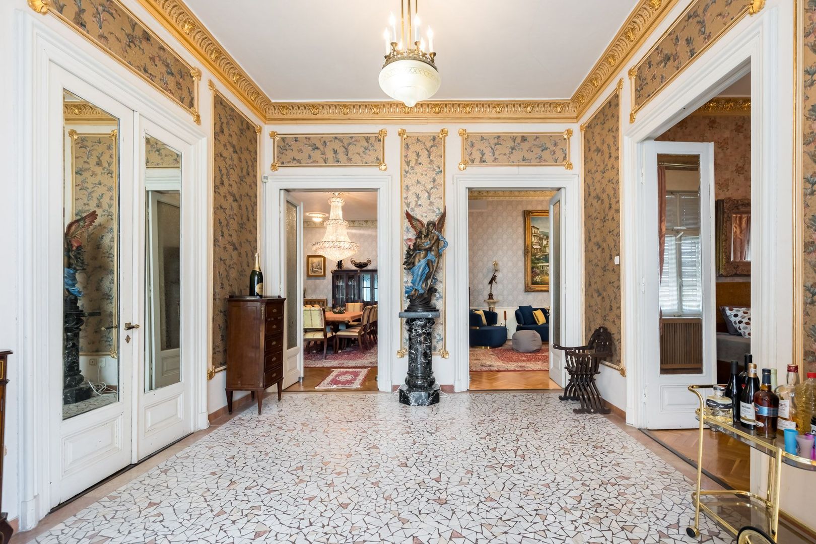 VILA REPREZENTATIVA ICOANEI - Poză 3