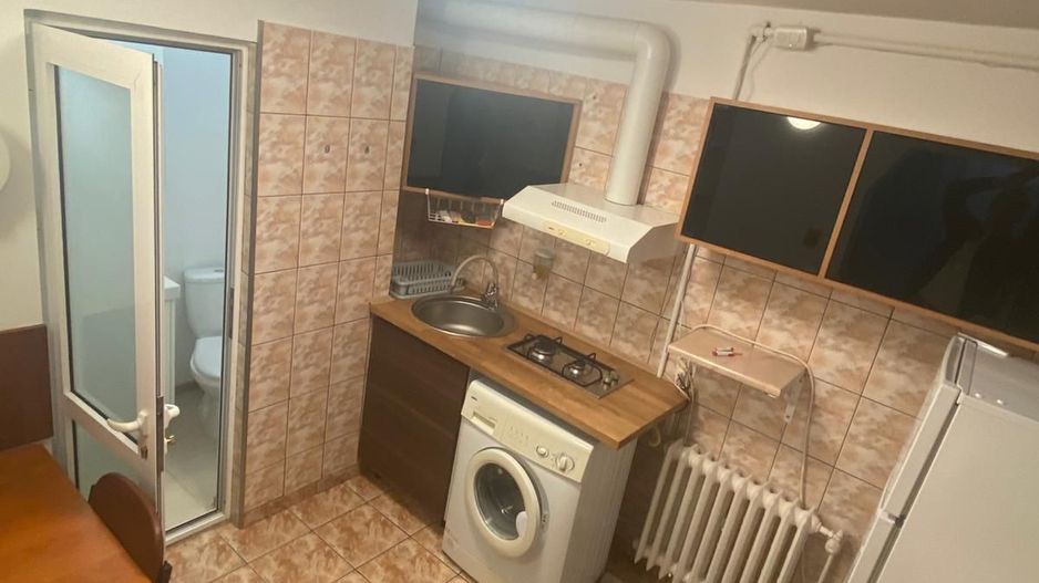 GARSONIERA- RAHOVA, BUCATARIE INCHISA, LOC DE PARCARE, CENTRALA - Poză 3