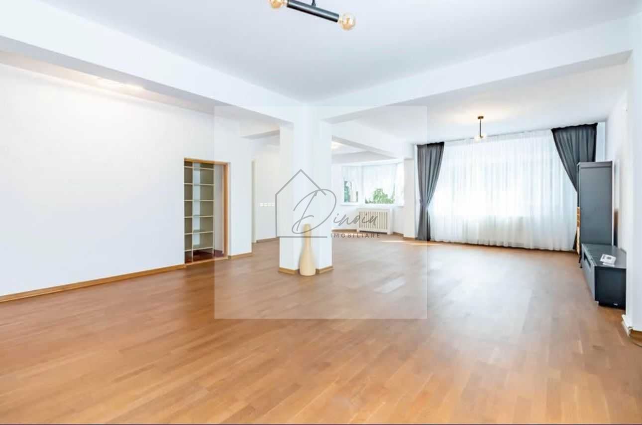 Vila Pipera I Complex Azur I 5 camere, jacuzzi, curte I COMISION 0% - Poză 1