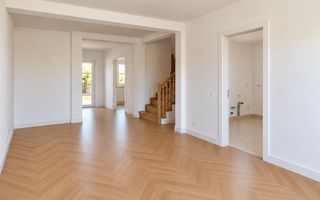 Despartit prin camera tehnica. 5 camere, 3 bai. Dotari premium. - Poză 2