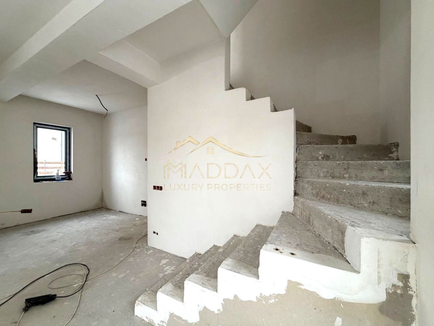 Vila moderna 6 camere // 190mp // teren 300mp // Tunari - Poză 15