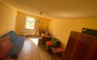 Casă cu o cameră în curte comună - Poză 5