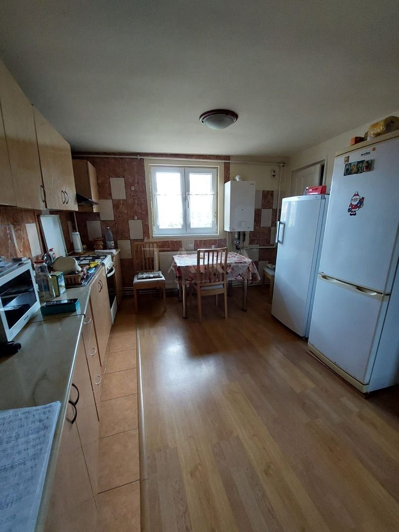 Casă cu potențial în Gruia – 4 camere, pod generos, zonă liniștită! - Poză 2